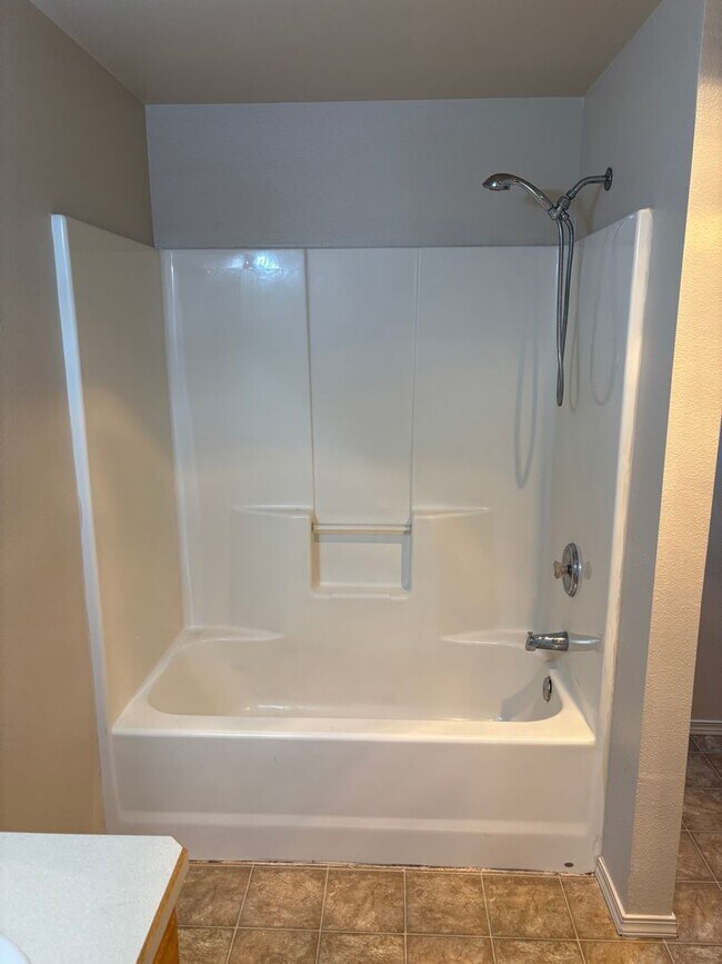 Building Photo - 2061-2061 NE Wolverine Loop