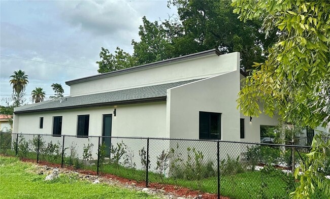 Building Photo - 929 NW 60th St