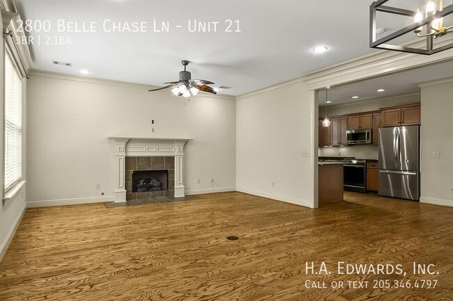 Building Photo - 2800 Belle Chase Ln