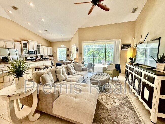 Building Photo - 431 Denise St