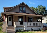 Building Photo - Spacious 4 Bedroom, 2 Bathroom Home