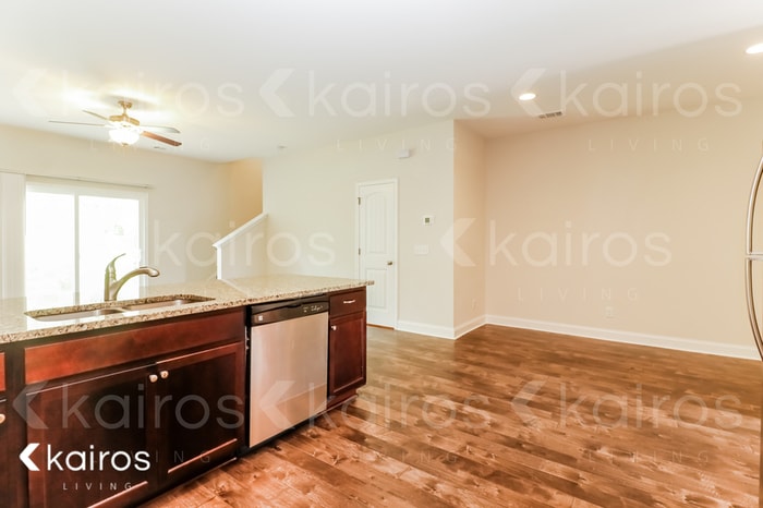 Building Photo - 613 Ferguson Ln