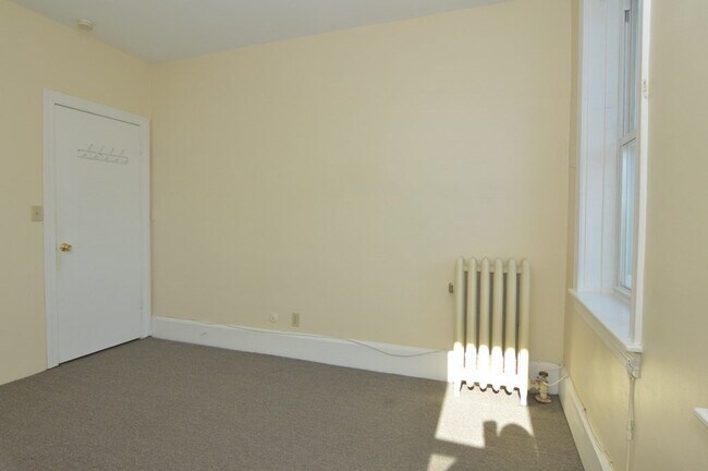 Building Photo - 178 Brighton Ave