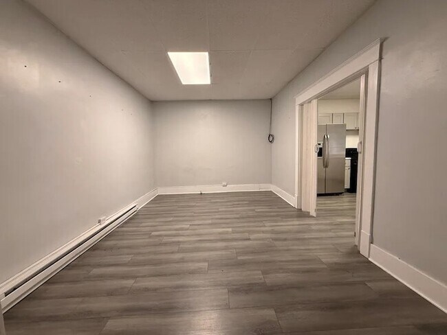 Building Photo - 211 5th St