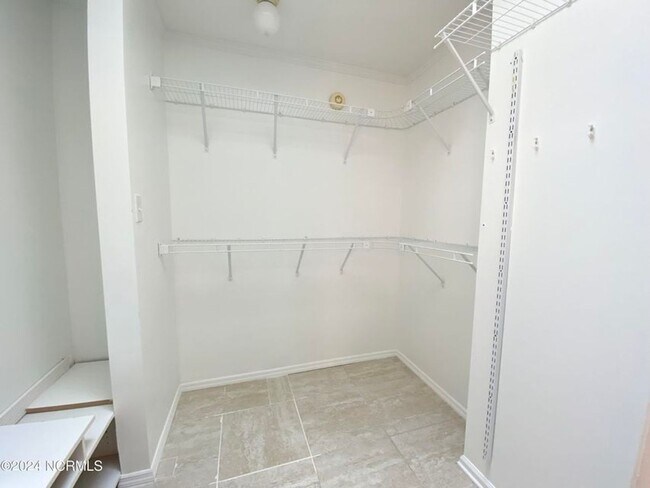 Building Photo - PRIVATE COVERED POOL IN CAROLINA SHORES!