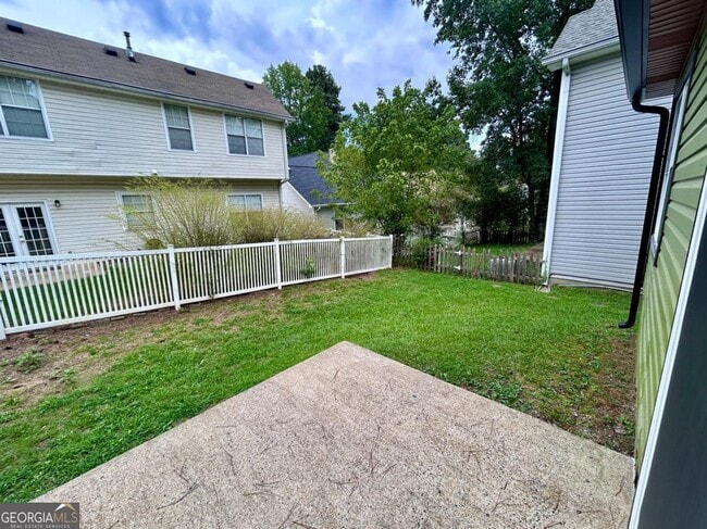 Building Photo - 208 Birch Rd