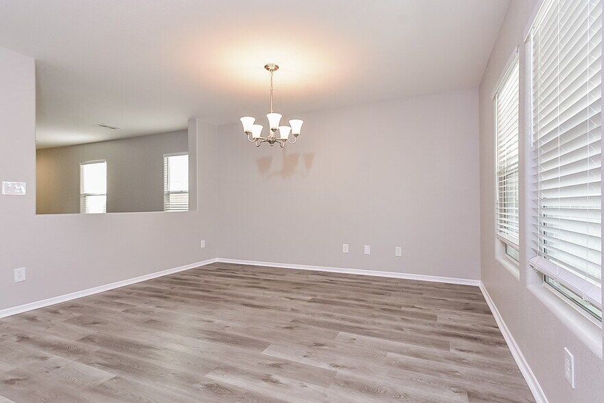 Building Photo - 7620 Emerald Ridge Ct