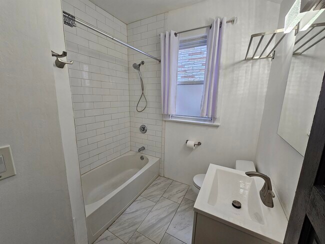 Building Photo - 303 Fulton Ave