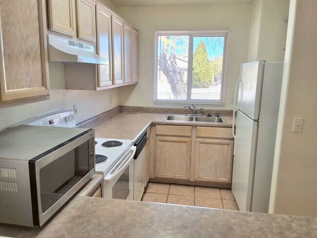 Building Photo - 7384 E Cross Ridge Pl
