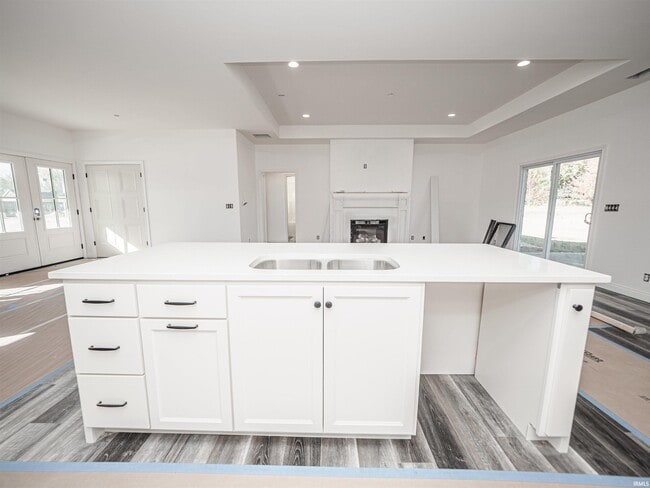 Building Photo - 3539 Sand Dr