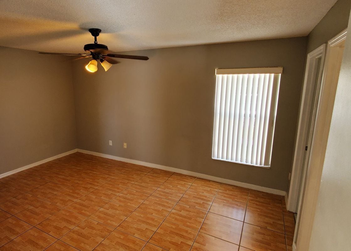 Building Photo - 2370 Harbor Town Dr