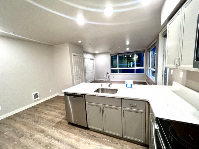 Building Photo - 2330 Yakima Ct