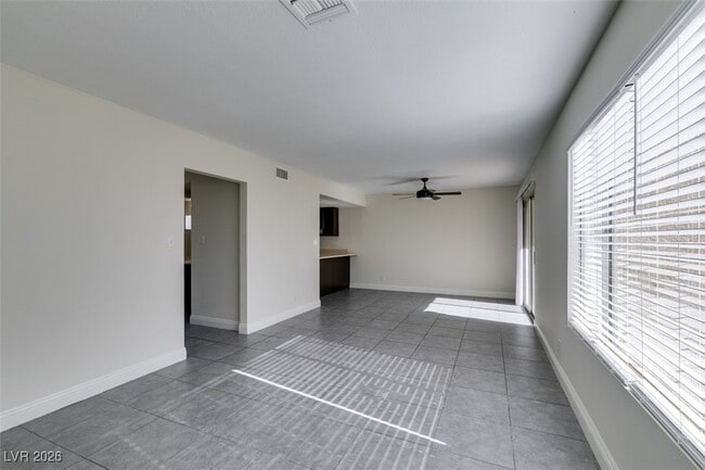 Building Photo - 764 Lawrence Dr