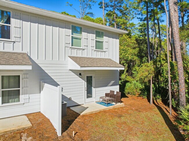 Building Photo - 183 Sandhill Pines Dr