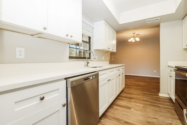 Building Photo - 113 Timber Cir