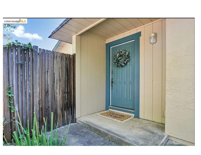 Building Photo - 1577 London Cir