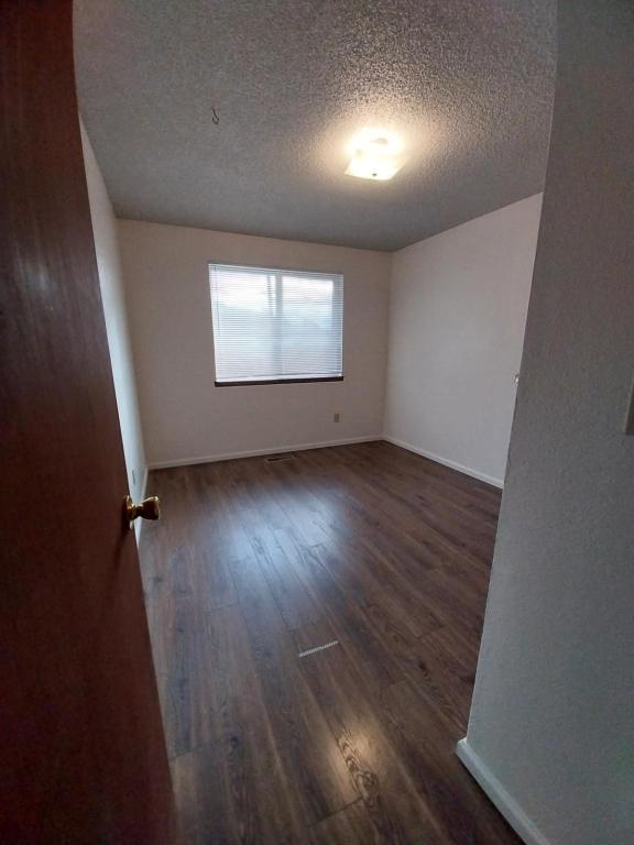 Building Photo - 716 NE 12th St