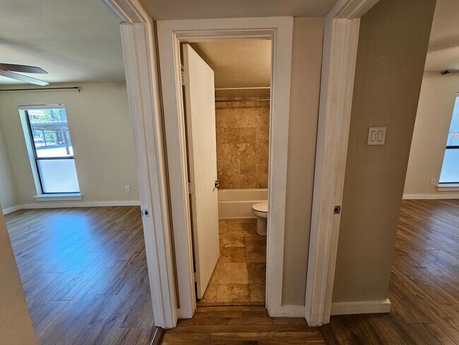 Building Photo - 2-bedroom, 2-bath condo in Gated community...