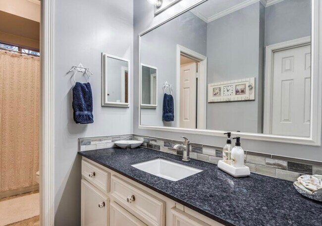 Building Photo - 16107 Wimbledon Forest Dr