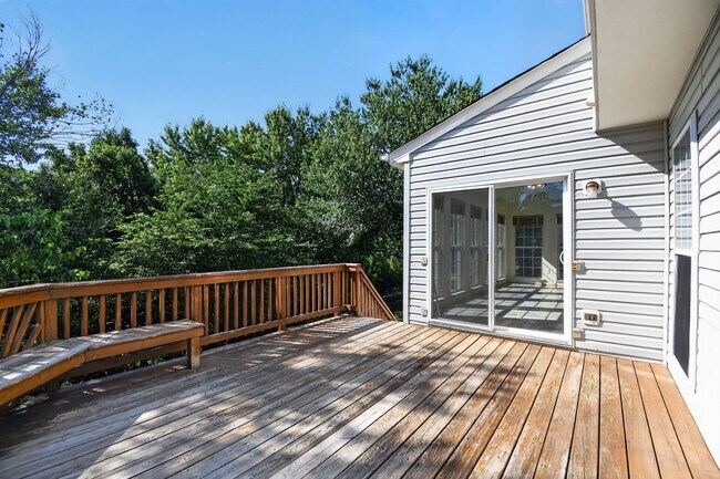 Building Photo - Meticulously maintained & spacious 4 Bd/2 full & 2 half bath home  Home in Dawson's Landing - Pet...
