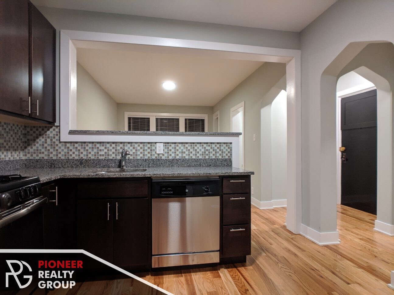 Building Photo - 4409 N Wolcott Ave