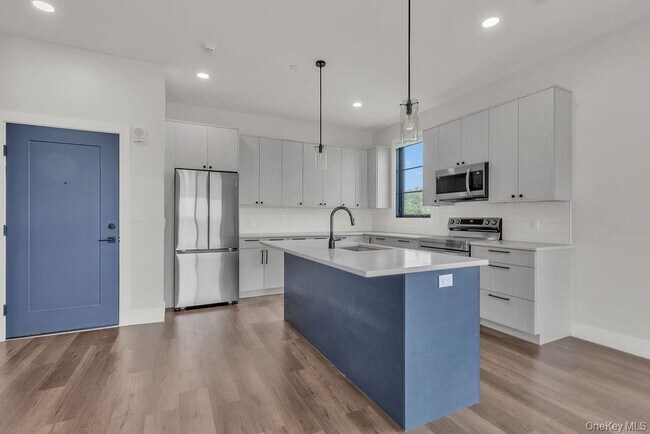 Building Photo - 185-191-191 Ashford Ave