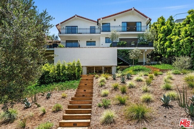 Building Photo - 2528 Carman Crest Dr