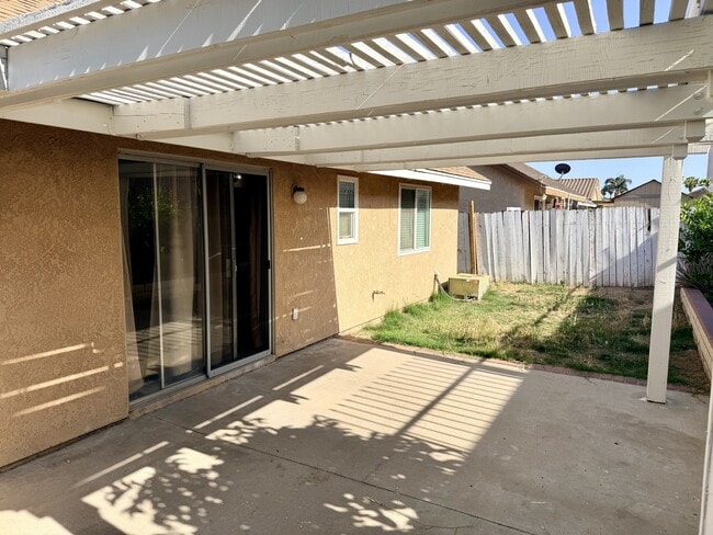 Building Photo - 2036 Orchard Dr
