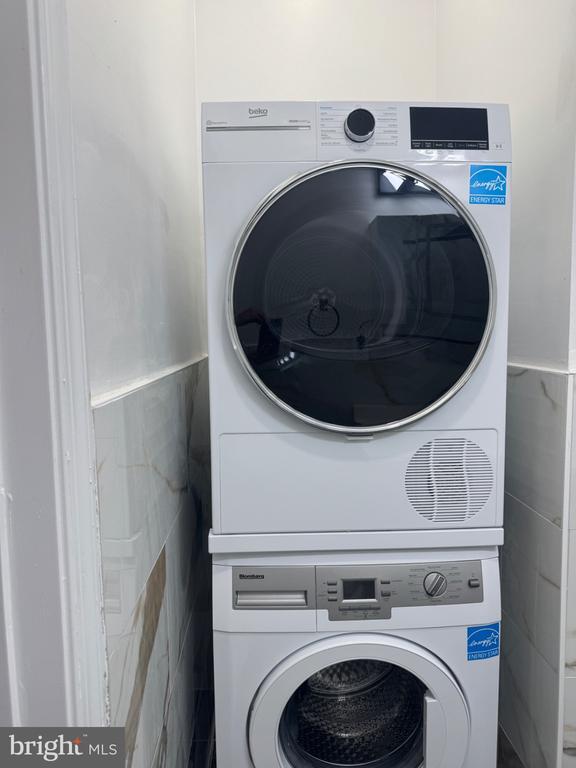 Building Photo - 312 E 25th St