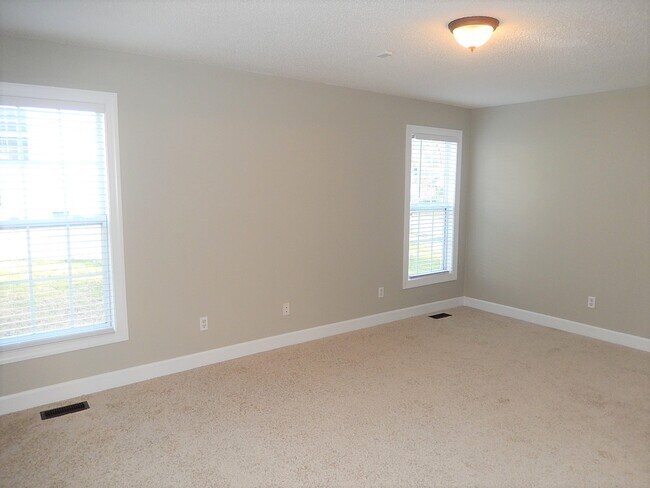 Building Photo - 1215 Delham Rd
