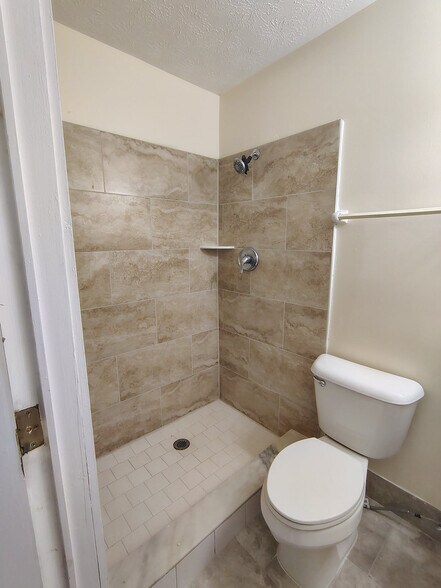 Building Photo - 2537 Chris Ct