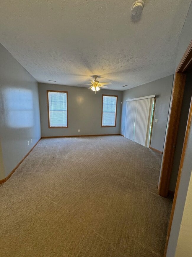Building Photo - Two Bed, Two Bath, Two Car Garage Condo in...