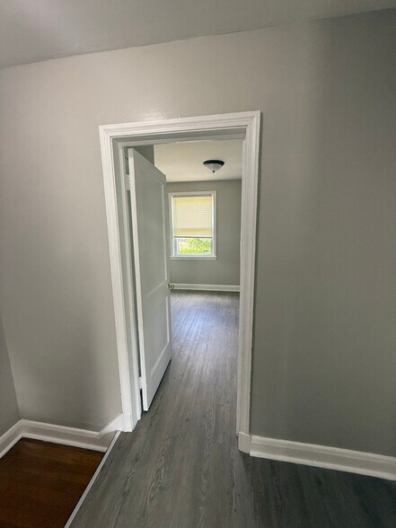 Building Photo - 1330 Woodbourne Ave