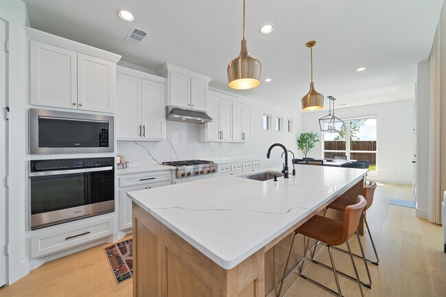 Building Photo - 120 Tornillo Dr