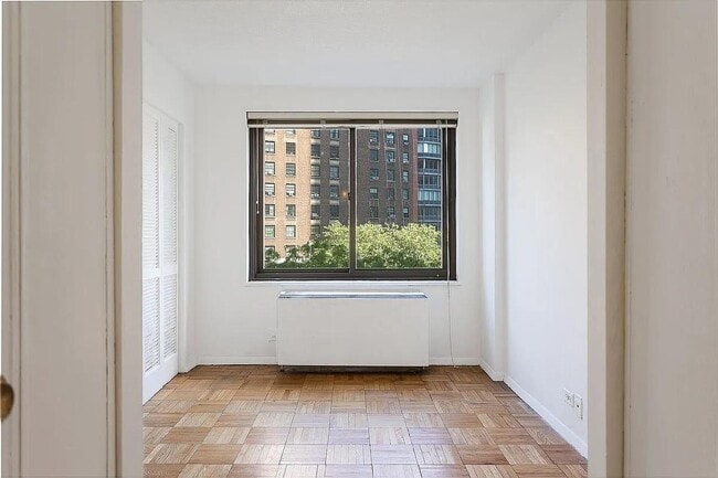 Building Photo - 201 W 70th St