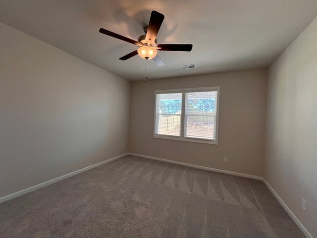 Building Photo - 820 Justify Lp