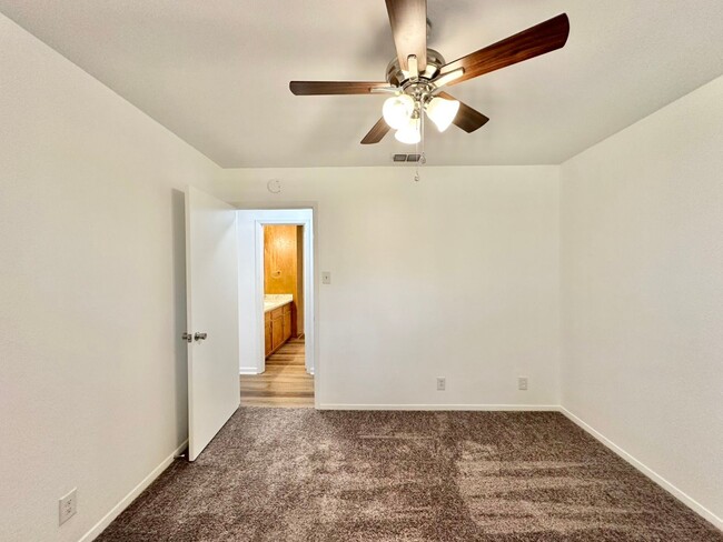 Building Photo - Available now! Newly Updated 3/2/2! Large ...