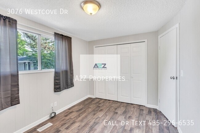 Building Photo - 3076 Westcove Dr
