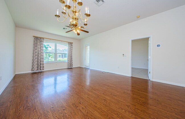Building Photo - 2624 Tottenham Dr
