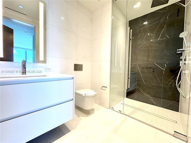 Building Photo - 300 Biscayne Boulevard Way