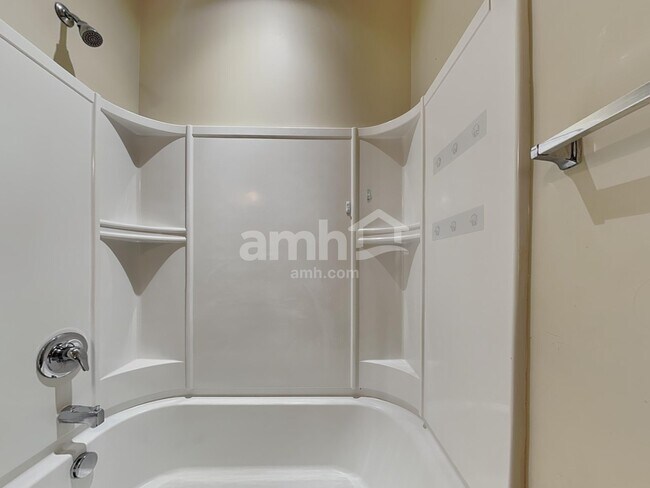 Building Photo - 3008 Fallondale Rd