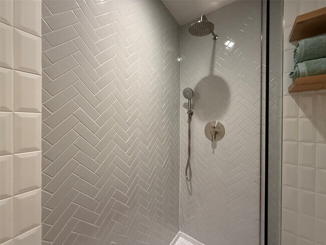 Building Photo - 1901 Richmond Ave.