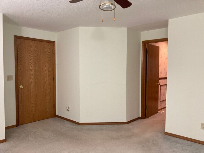 Building Photo - Single level Home in Newberg