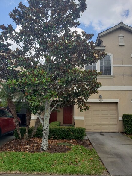 Building Photo - 469 Glastonbury Drive