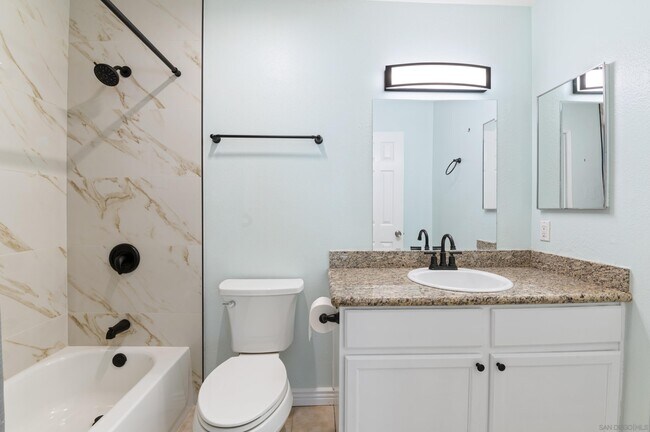 Building Photo - 9210 Kenwood Dr