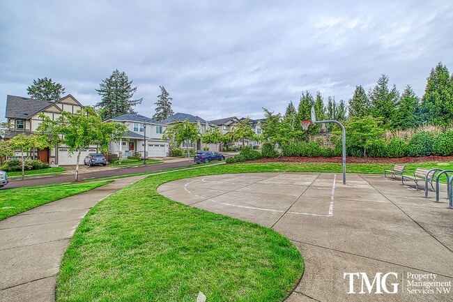 Building Photo - Spacious 4 BD Home with Private Backyard & Community Amenities!