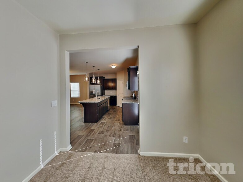 Building Photo - 635 Spencer Ln