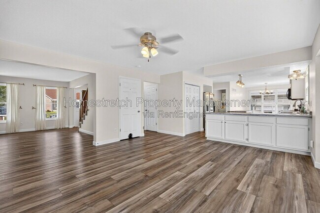 Building Photo - 6910 Emmons Dr