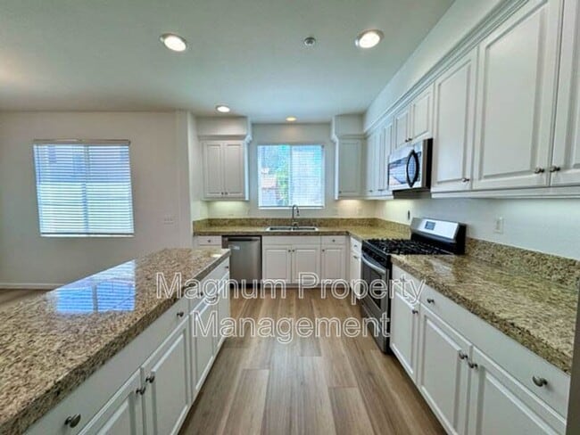 Building Photo - 33620 Willow Haven Ln