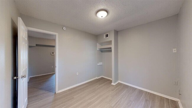 Building Photo - 4000 Margaret St